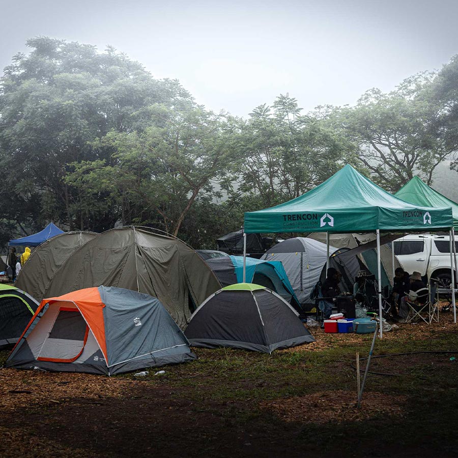 <span class="sg-popup-id-2048">Camp under the stars</span>